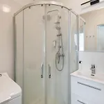 Apartment Close *
