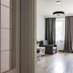 Apartment Close *