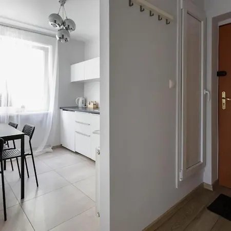 Apartment Close *